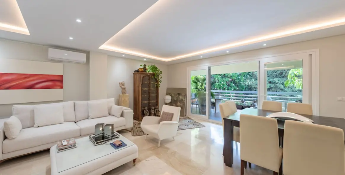 Sale of middle floor apartment in Marbella 17