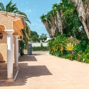 Sale of detached villa in New Golden Mile