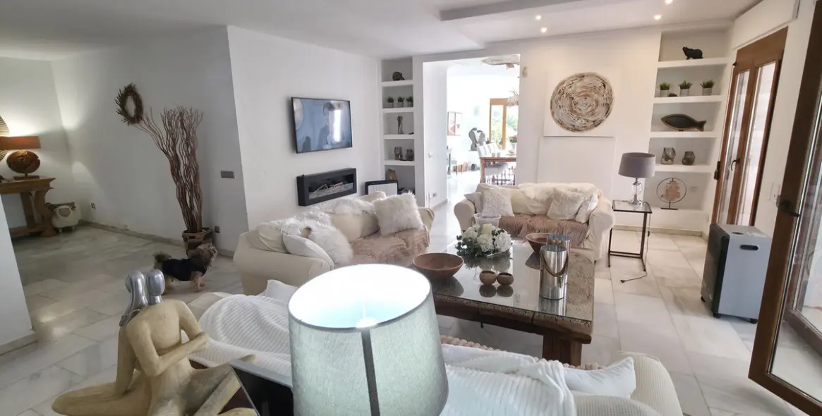 Venta de villa independiente en Atalaya 8