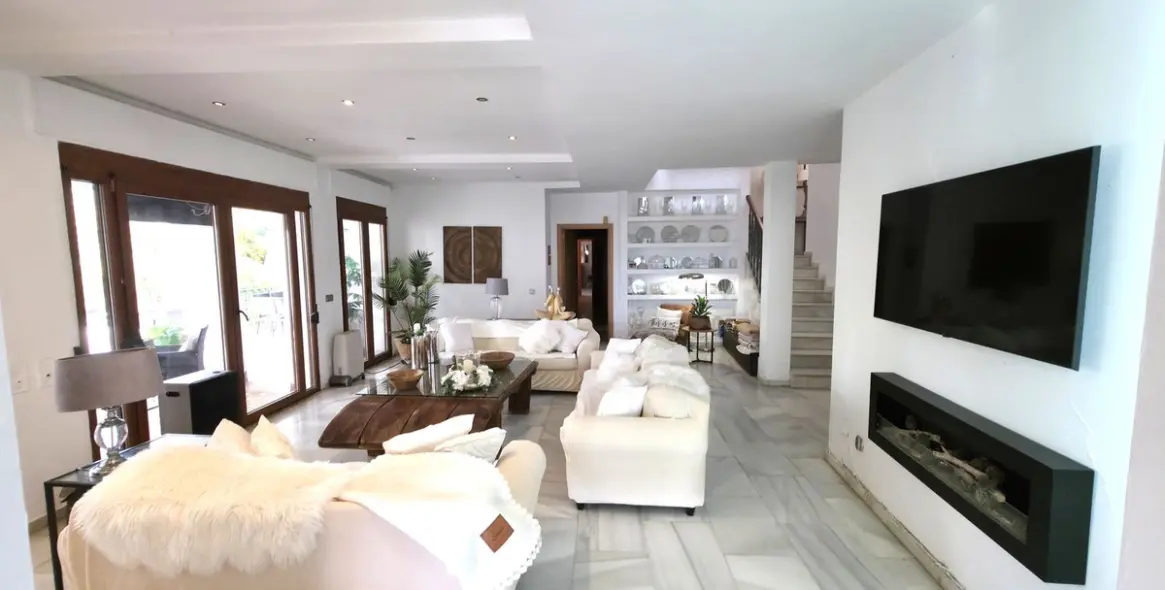 Venta de villa independiente en Atalaya 9