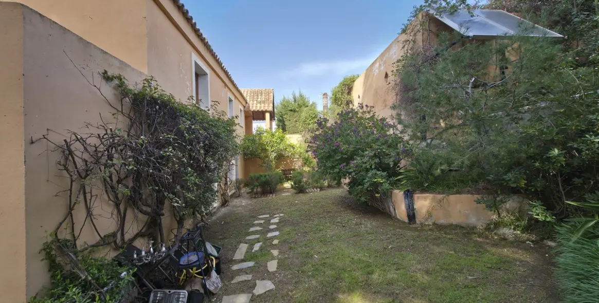 Venta de villa independiente en Atalaya 32