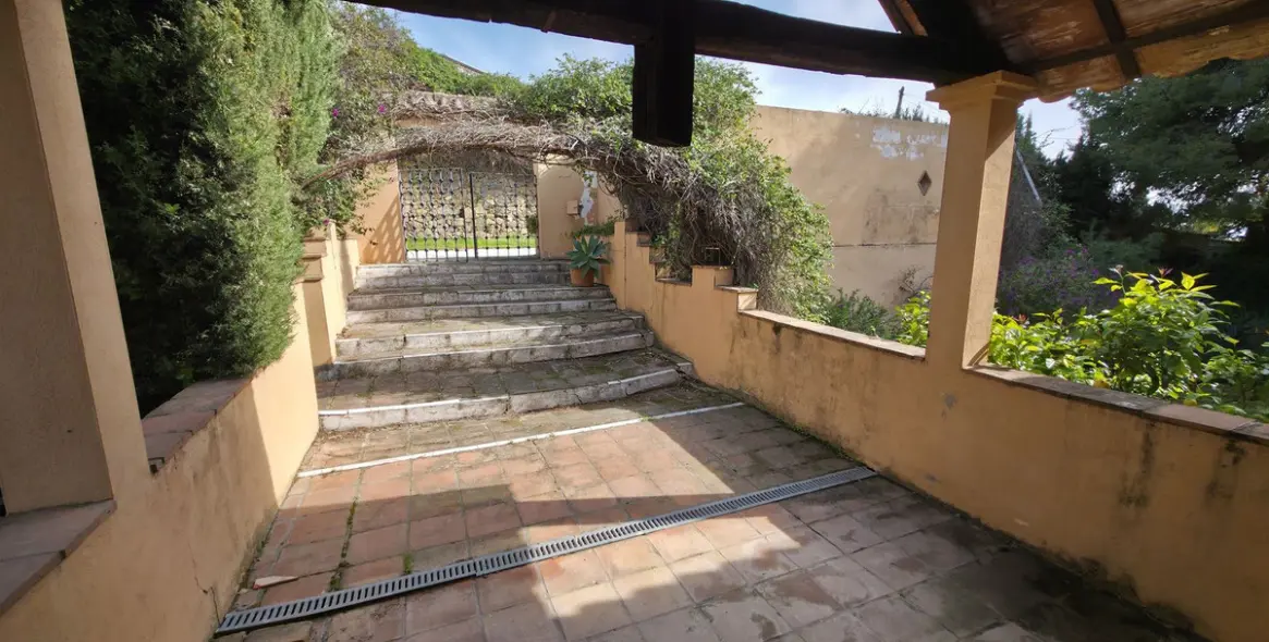 Venta de villa independiente en Atalaya 36