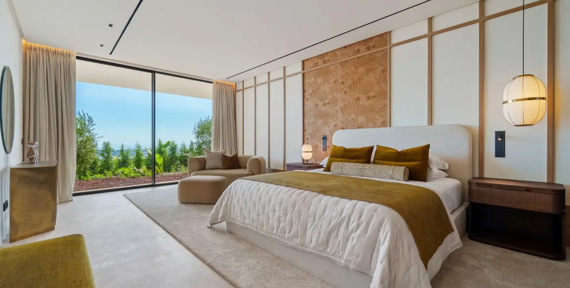 Sale of detached villa in La Quinta 13