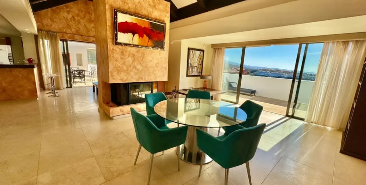 Long-term rent of penthouse in New Golden Mile 10