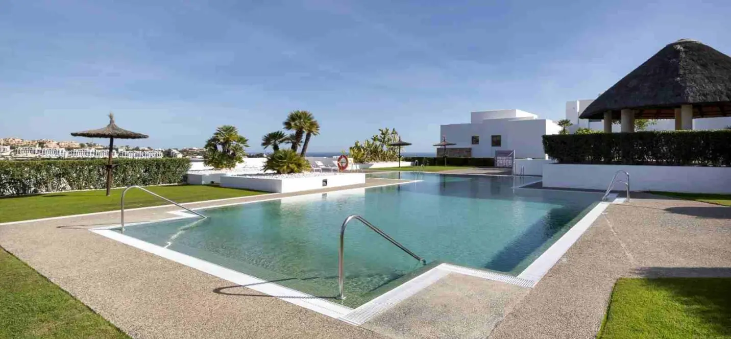 Sale of penthouse in New Golden Mile 0