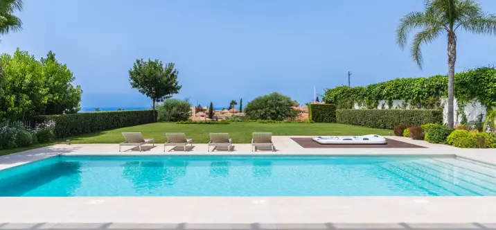 Venta de villa independiente en Santa Clara 2