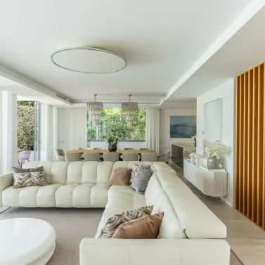 Venta de villa independiente en Santa Clara