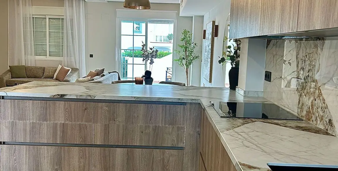 Alquiler a largo plazo de adosado en Aloha 7