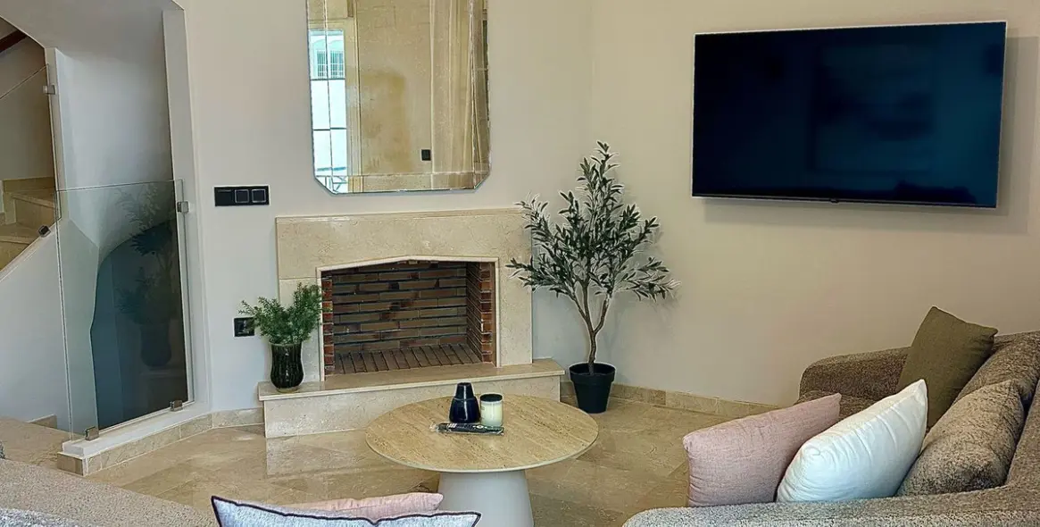 Alquiler a largo plazo de adosado en Aloha 9