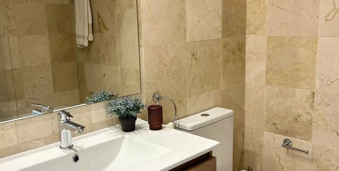 Alquiler a largo plazo de adosado en Aloha 18