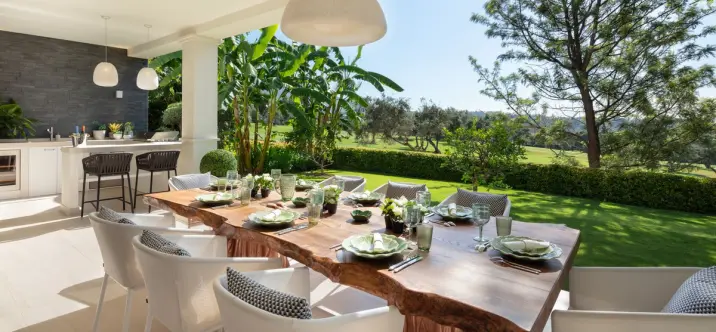 Sale of detached villa in Nueva Andalucía 2