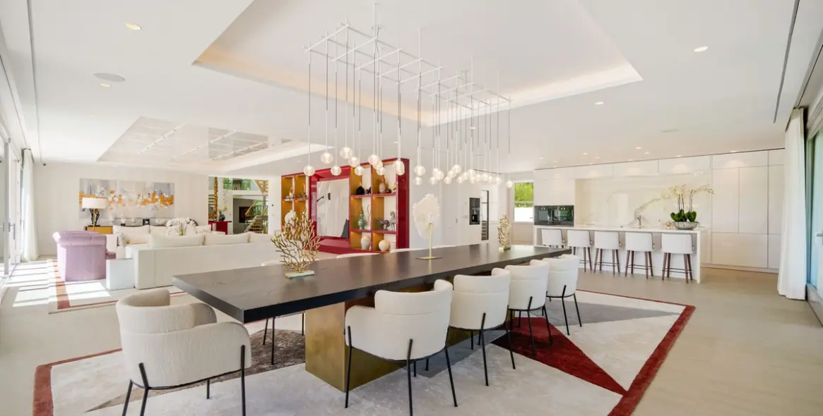 Sale of detached villa in Nueva Andalucía 9