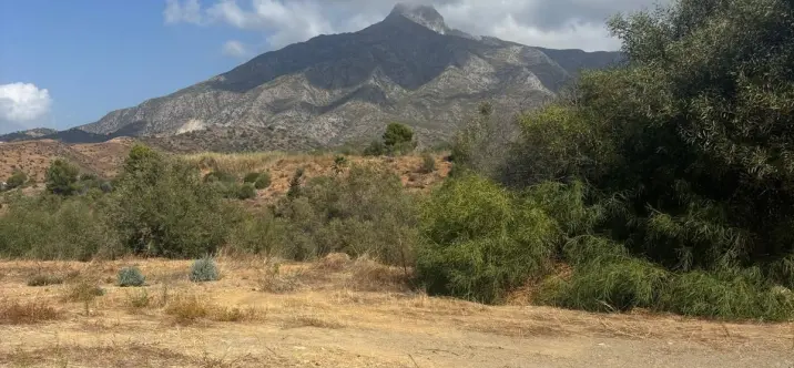 Venta de parcela residencial en Sierra Blanca 0