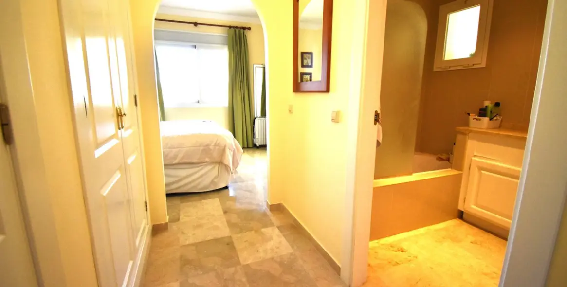 Sale of ground floor apartment in La Cala Hills 6