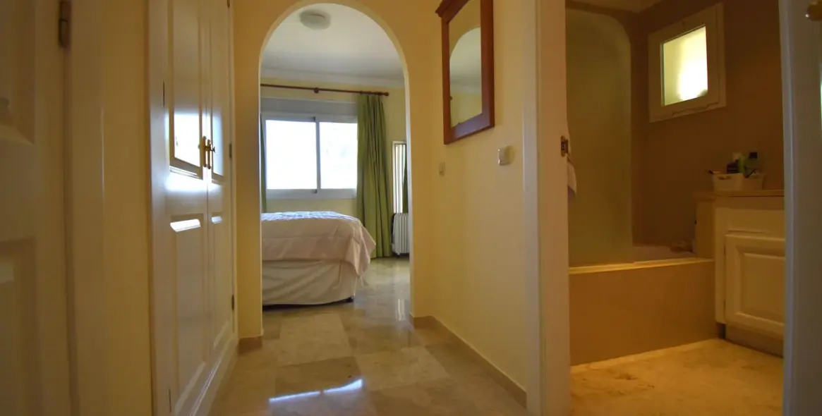 Sale of ground floor apartment in La Cala Hills 8