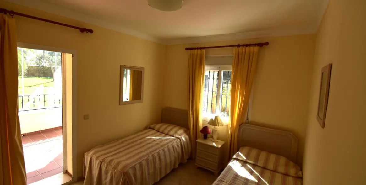 Sale of ground floor apartment in La Cala Hills 11