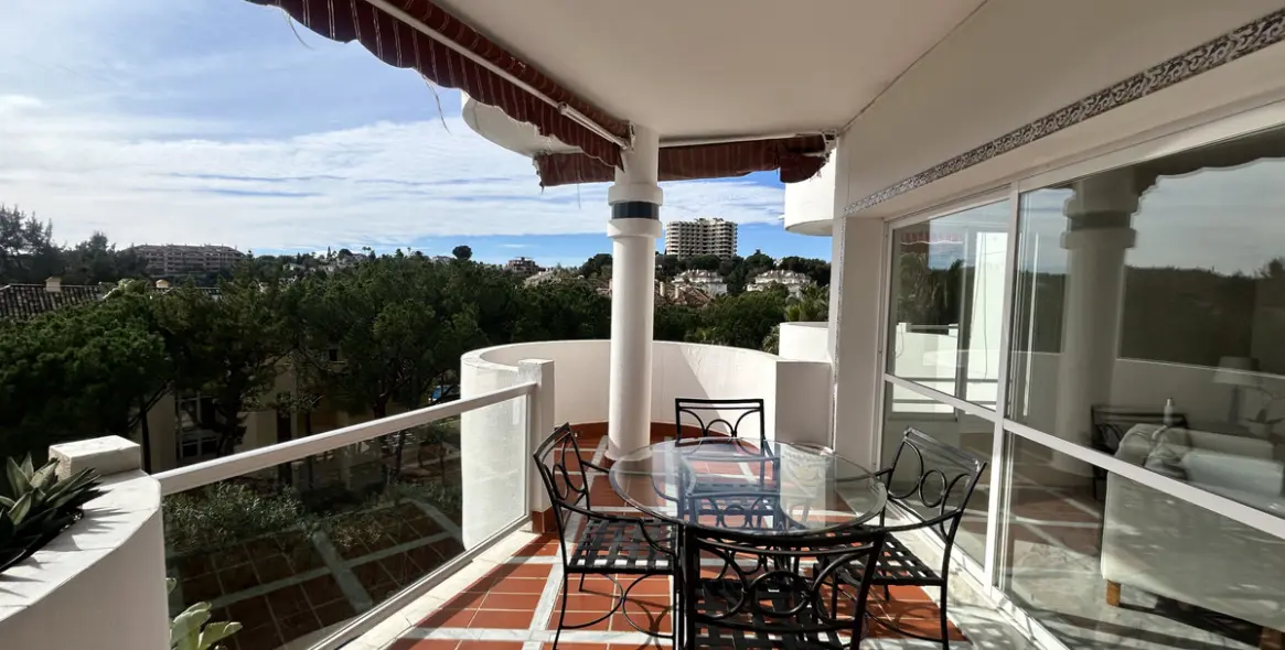 Sale of middle floor apartment in Marbella 3