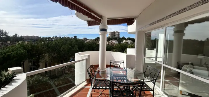 Sale of middle floor apartment in Marbella 2