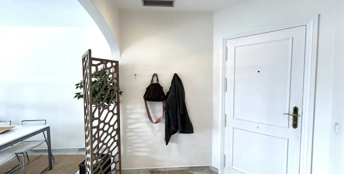 Sale of middle floor apartment in Marbella 8