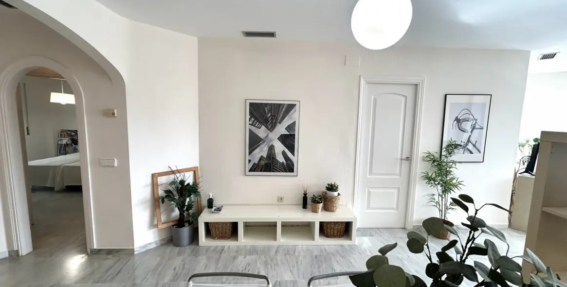 Sale of middle floor apartment in Marbella 17