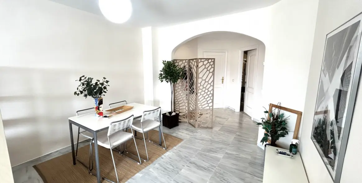 Sale of middle floor apartment in Marbella 18