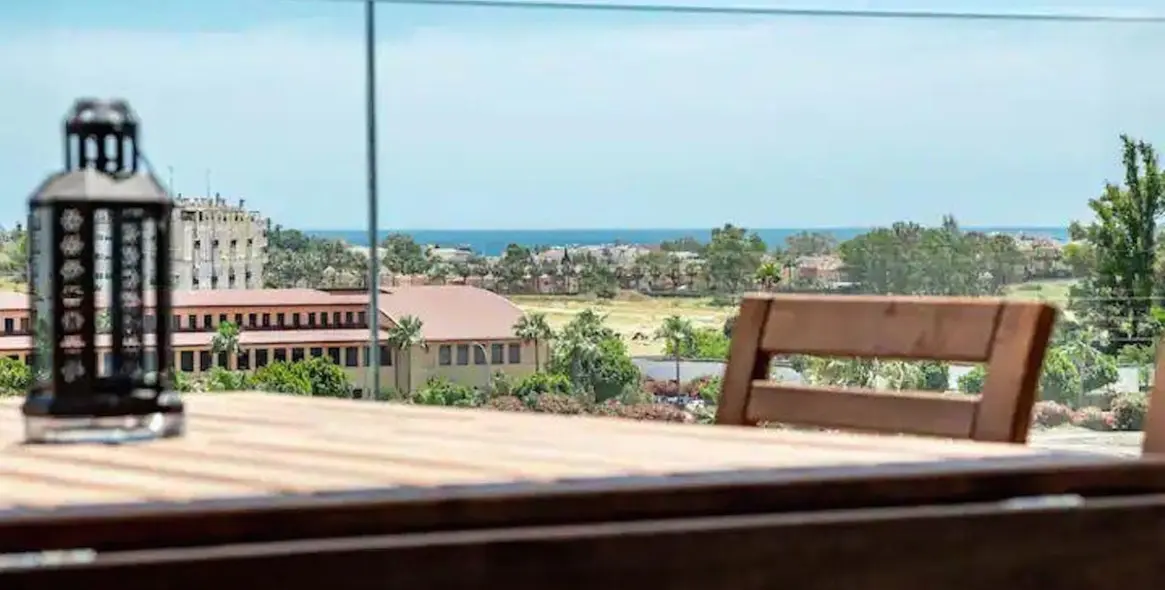 Venta de apartamento en planta media en Nueva Andalucía 1