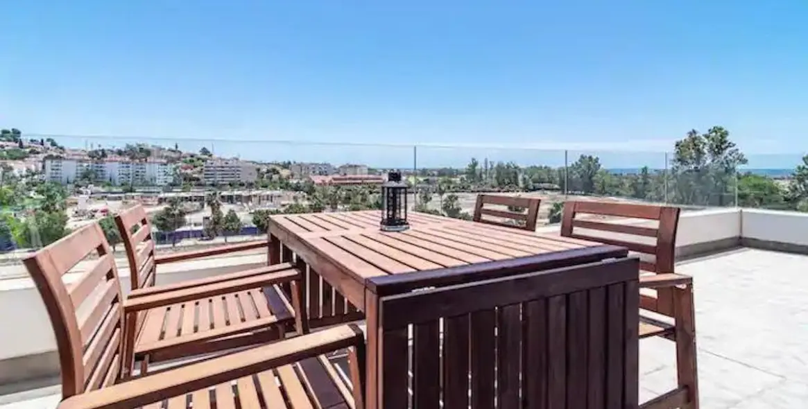Venta de apartamento en planta media en Nueva Andalucía 4