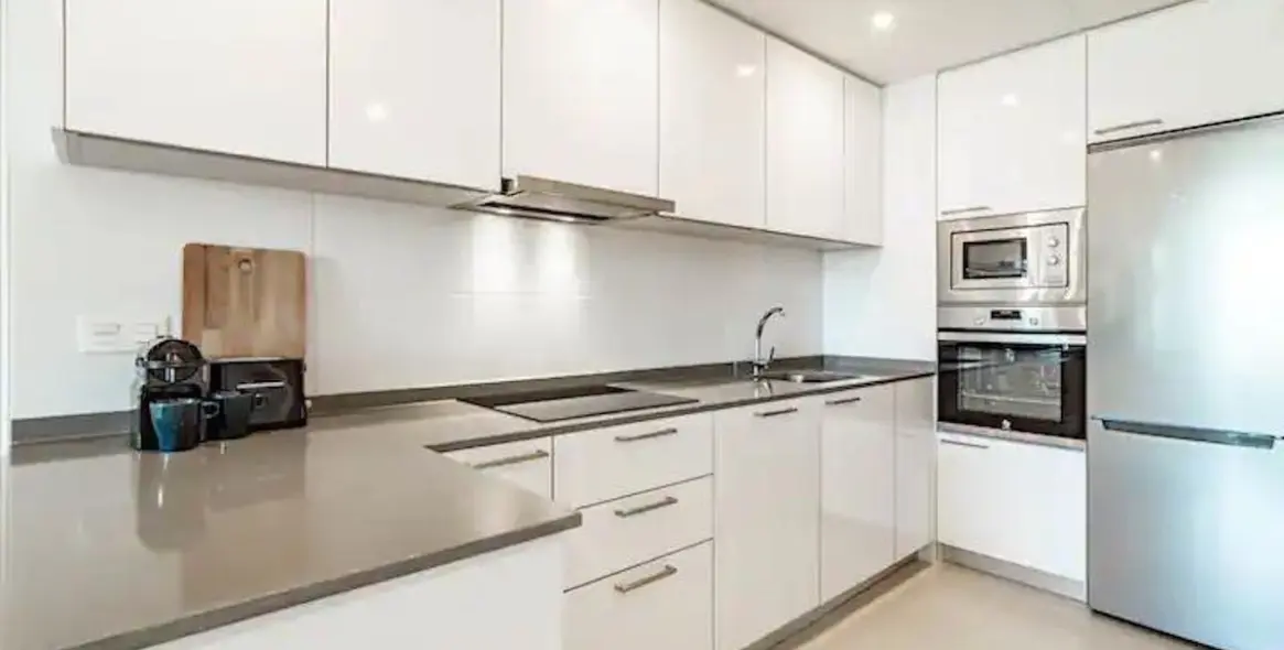 Venta de apartamento en planta media en Nueva Andalucía 9