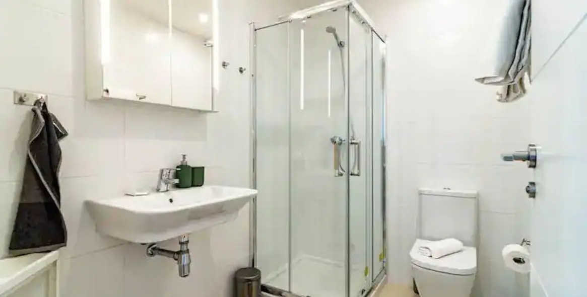 Venta de apartamento en planta media en Nueva Andalucía 12