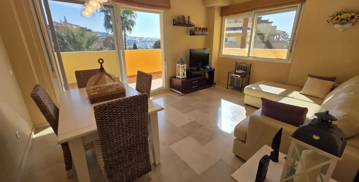 Sale of middle floor apartment in La Cala de Mijas 2