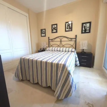 Sale of middle floor apartment in La Cala de Mijas