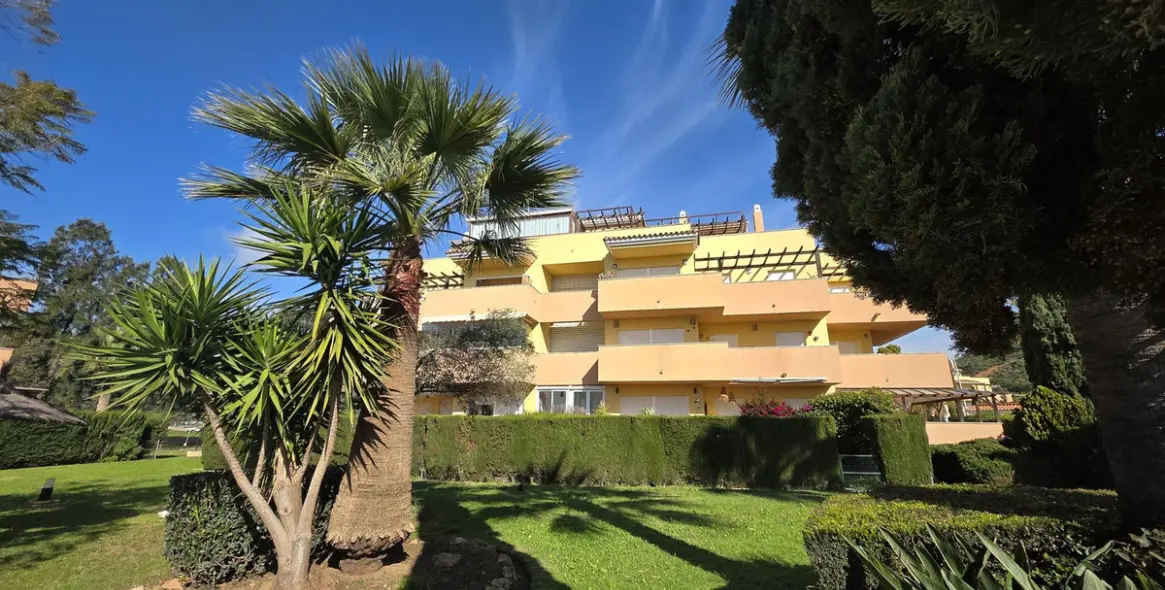 Sale of middle floor apartment in La Cala de Mijas 5