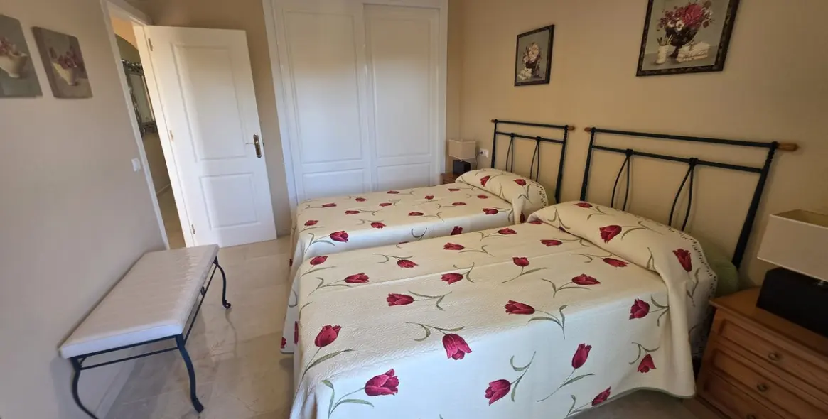 Sale of middle floor apartment in La Cala de Mijas 8