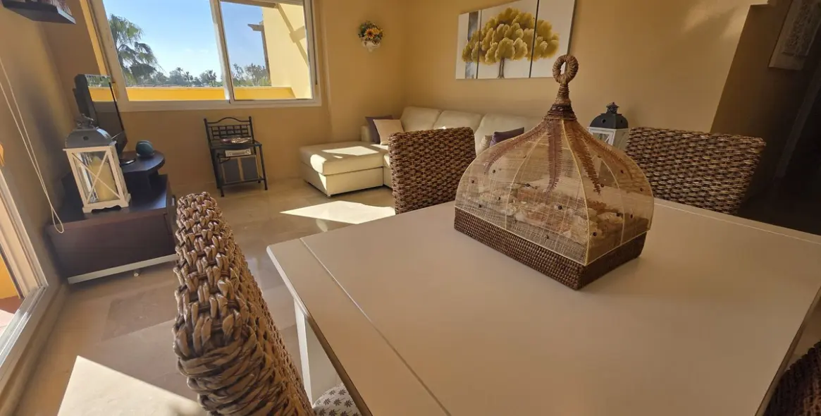 Sale of middle floor apartment in La Cala de Mijas 10