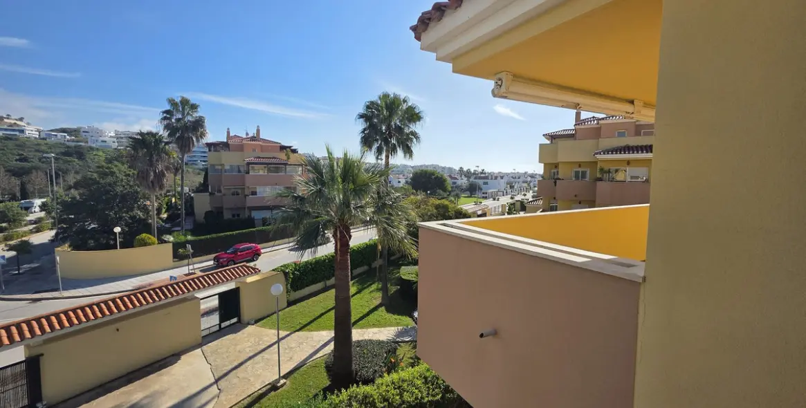 Sale of middle floor apartment in La Cala de Mijas 15