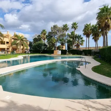 Продажа апартаментов на среднем этаже в Mijas