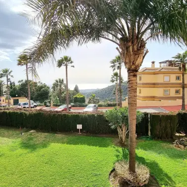 Продажа апартаментов на среднем этаже в Mijas