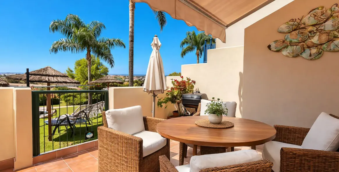 Venta de apartamento en planta baja en Benahavís 2