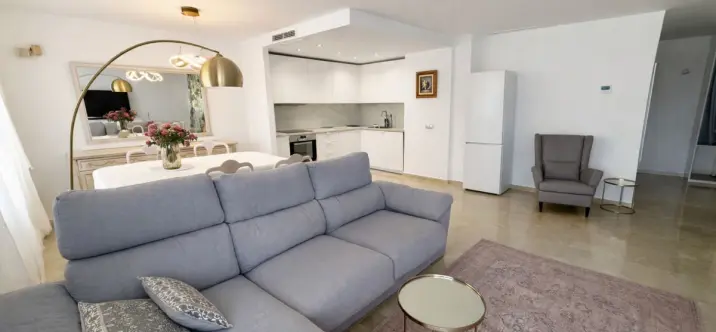 Venta de apartamento en planta baja en Benahavís 2
