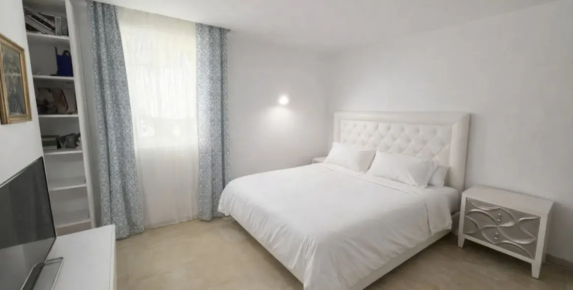 Venta de apartamento en planta baja en Benahavís 9