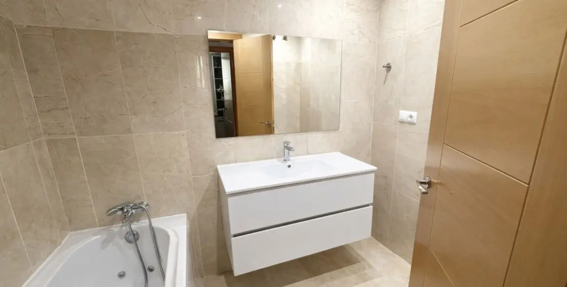 Venta de apartamento en planta baja en Benahavís 10