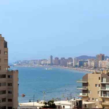 Sale of middle floor apartment in Fuengirola