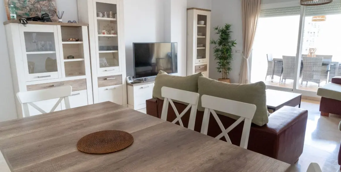 Sale of middle floor apartment in Fuengirola 6