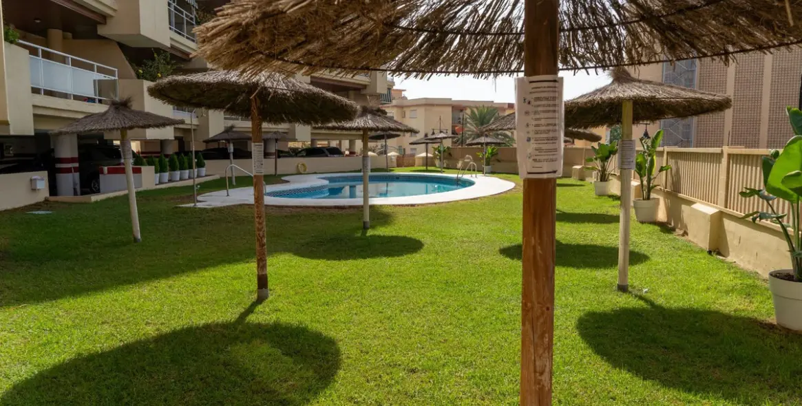 Sale of middle floor apartment in Fuengirola 8