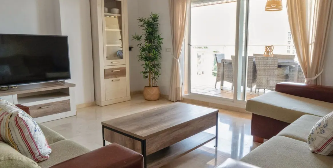 Sale of middle floor apartment in Fuengirola 9