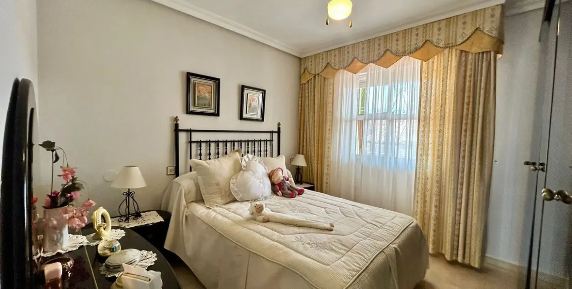 Продажа таунхауса в Las Lagunas 15