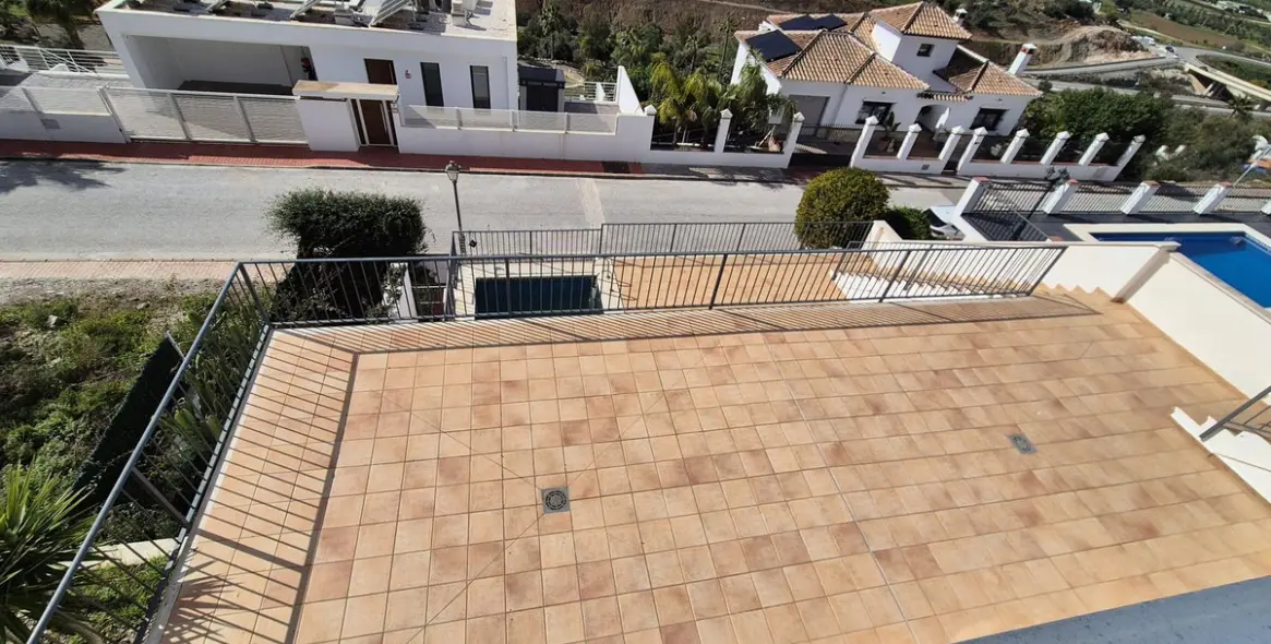 Продажа  отдельно стоящей виллы в Coín 34