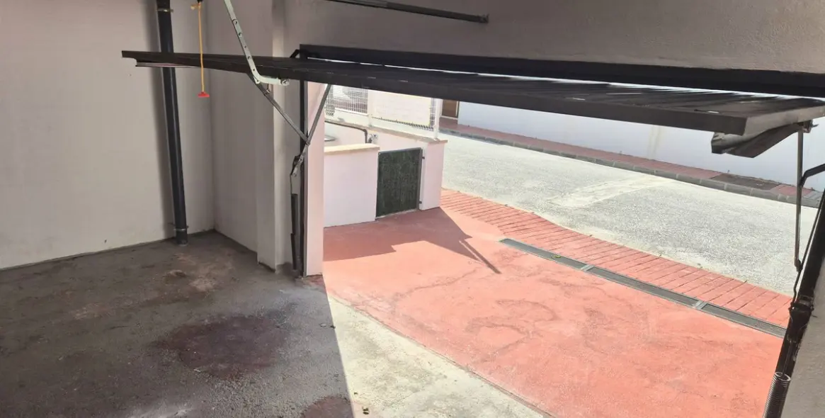 Продажа  отдельно стоящей виллы в Coín 46