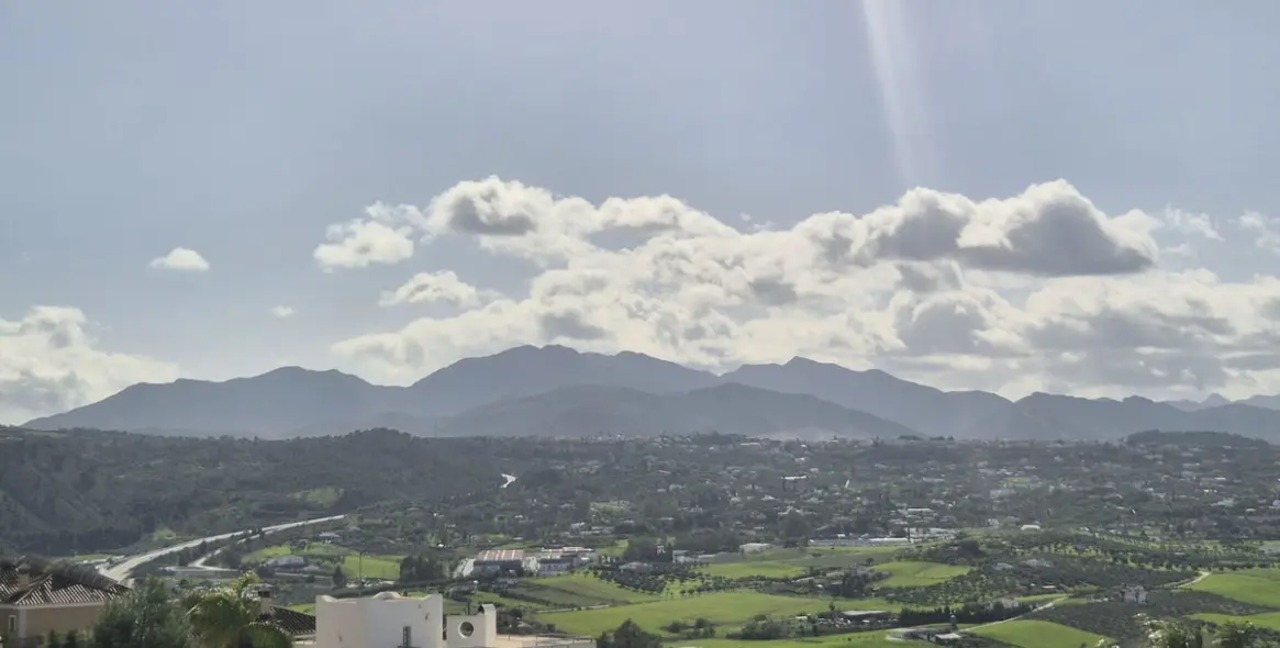 Продажа  отдельно стоящей виллы в Coín 48