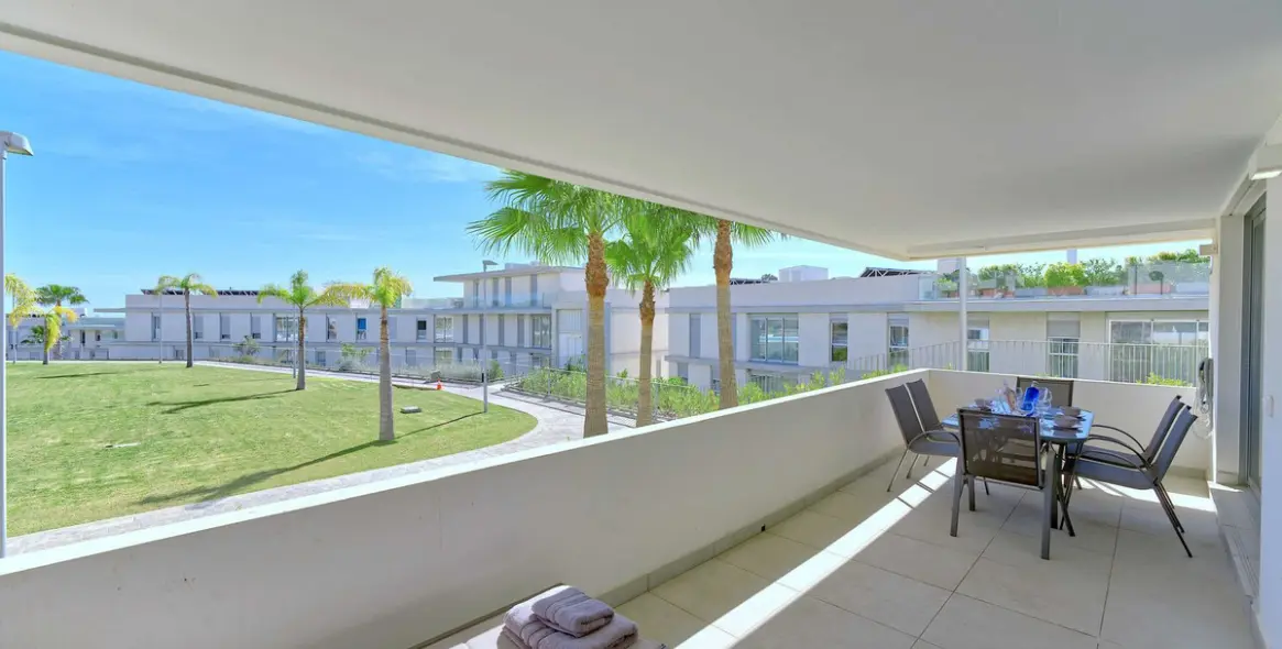 Venta de apartamento en planta baja en Estepona 3